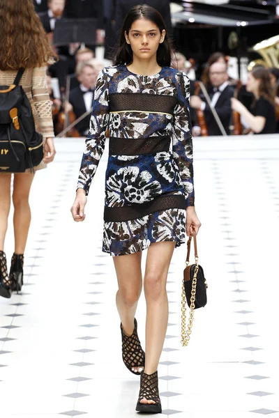 Look 19